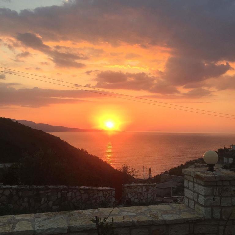 Sunset House Apartment Ksamil Bagian luar foto